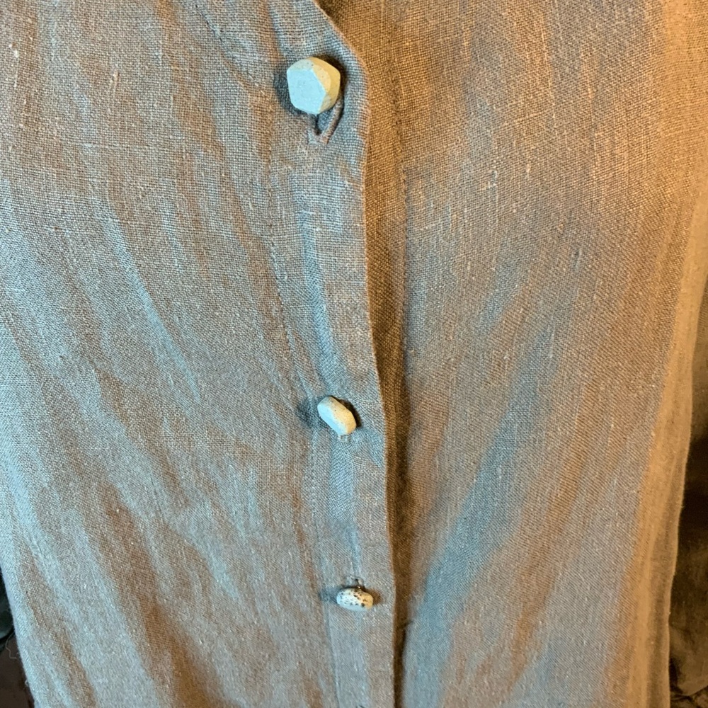 Old Friends Linen Button Down Oversized Top. Size Small. View 2